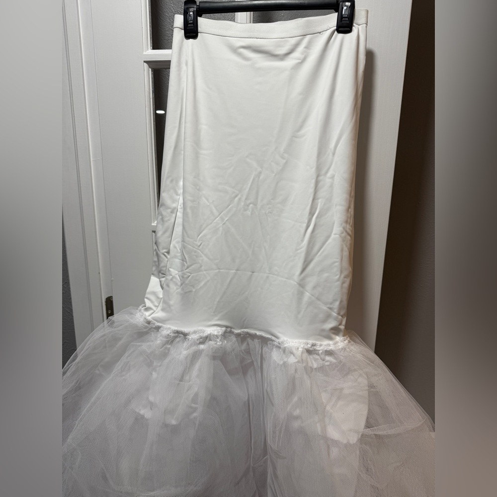 NWT DAVID'S BRIDAL Trumpet Slip - Picture 6 of 10